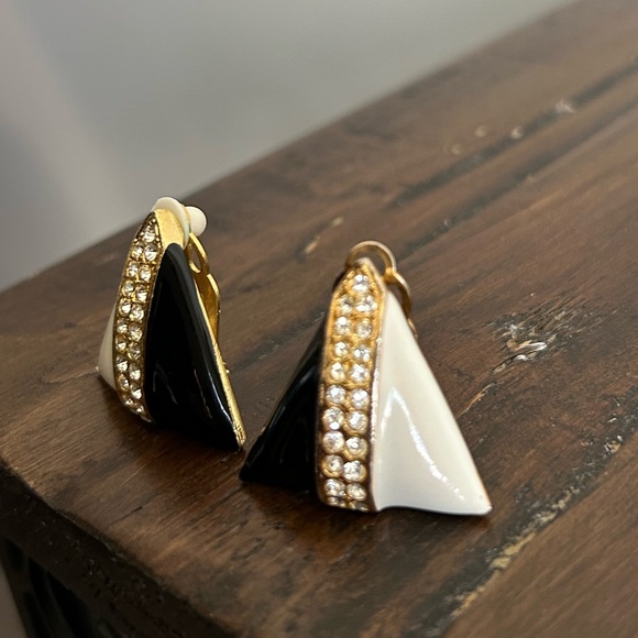 80s 90s Vibe Black Triangle with CZ studs Clip On Earrings - Picture 1 of 10